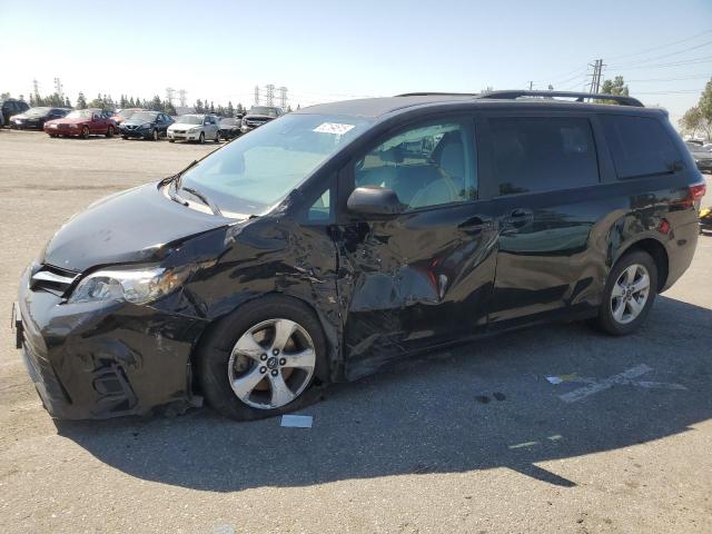 TOYOTA SIENNA LE
