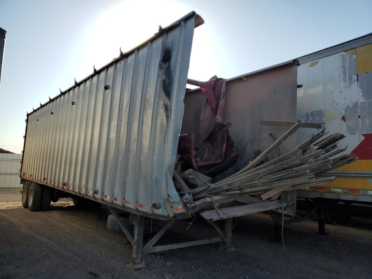 Lot #3298201020 2002 WEST TRAILER