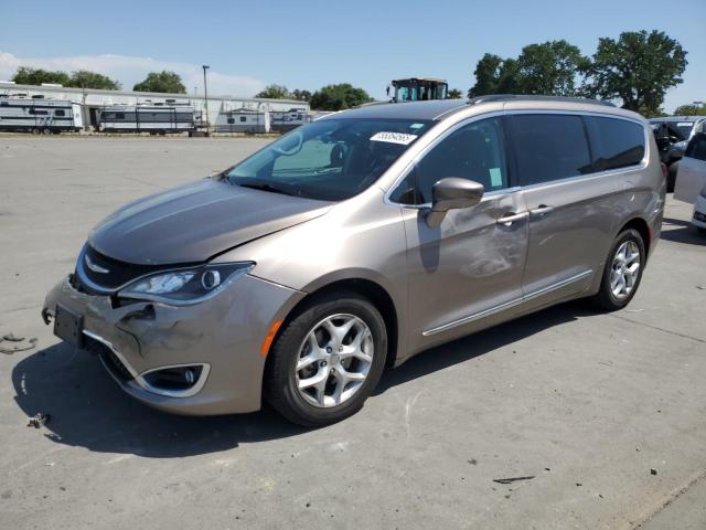Vin: 2c4rc1bg1hr536309, lot: 55354565, chrysler pacifica touring l 2017 img_1