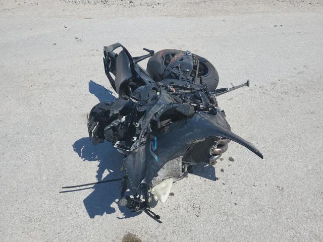 YAMAHA YZFR1 2023 black  gas JYARN66E1PA002905 photo #3