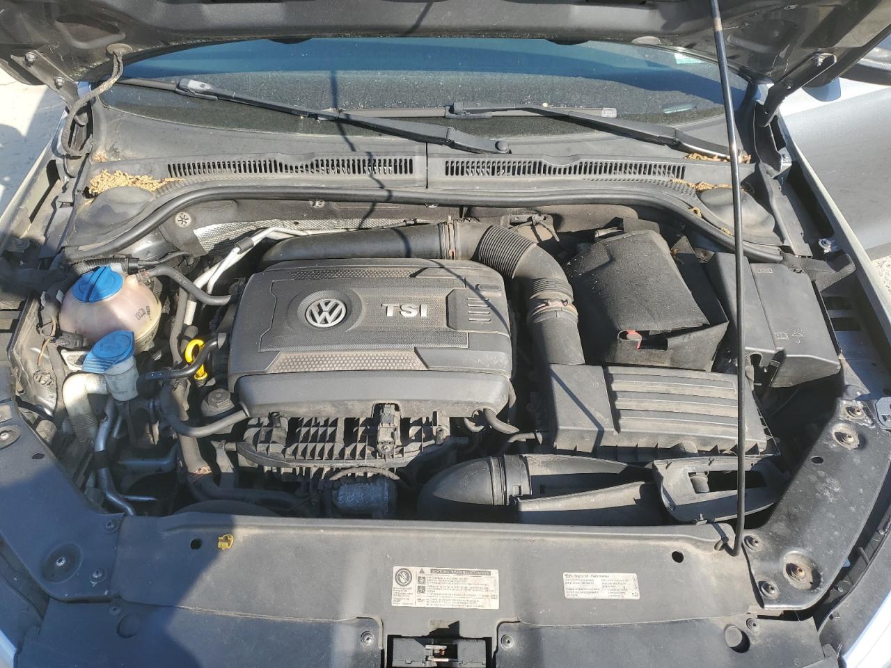 VOLKSWAGEN JETTA SE