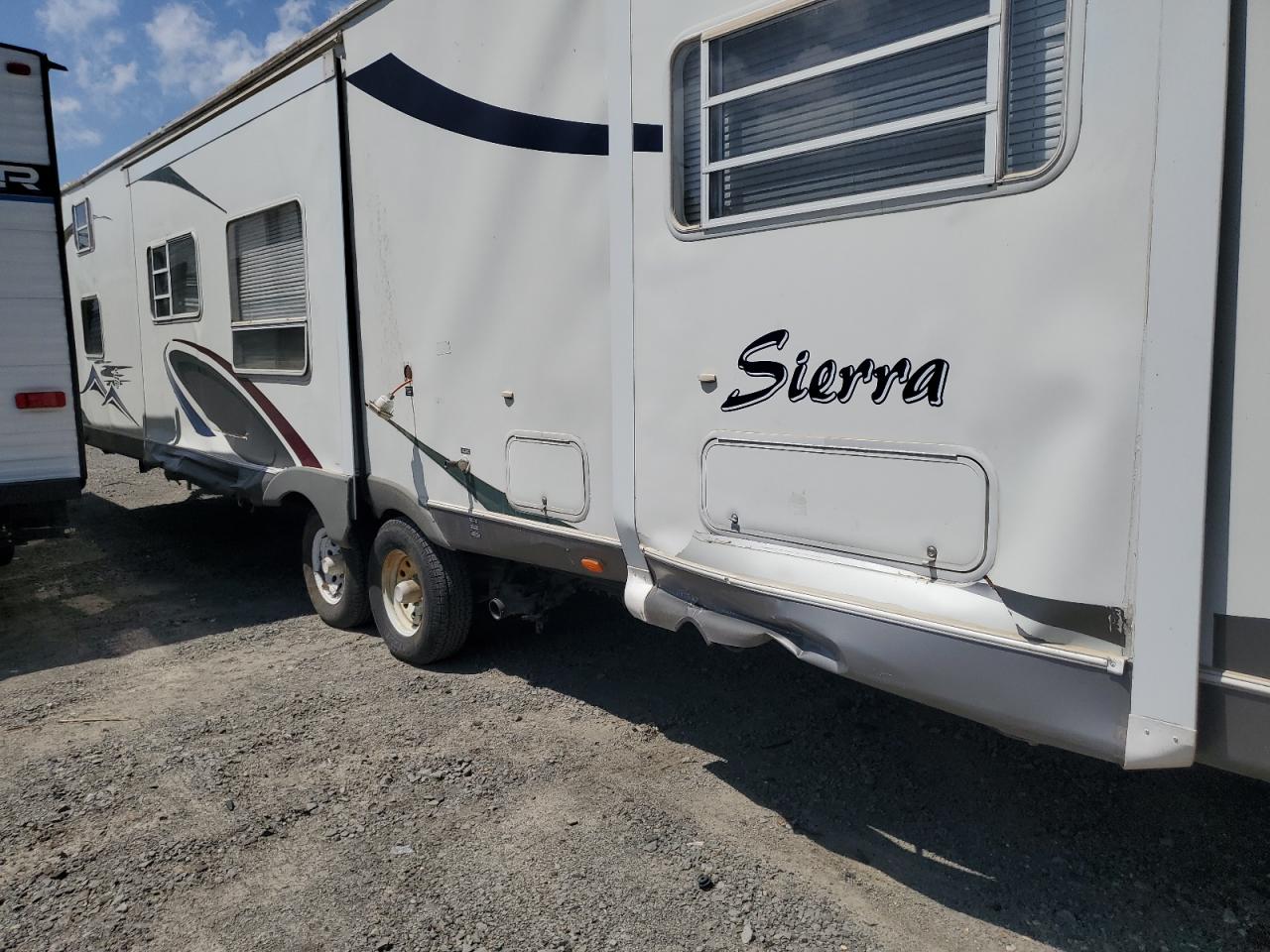 Lot #3290190253 2004 WILDWOOD SIERRA