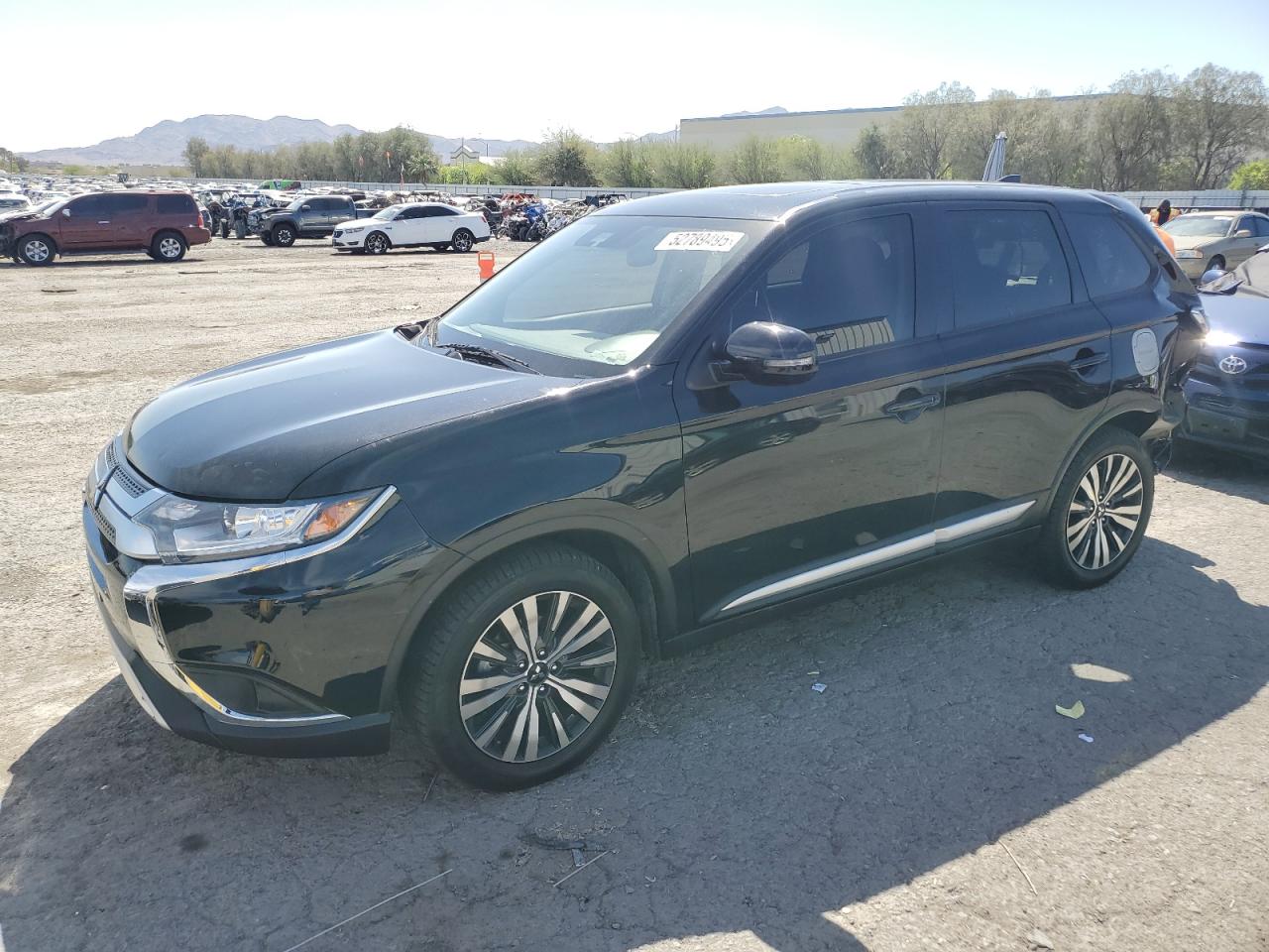 MITSUBISHI OUTLANDER SE