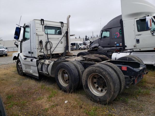 VOLVO VN VNL 2015 white  diesel 4V4NC9EH3FN910466 photo #4