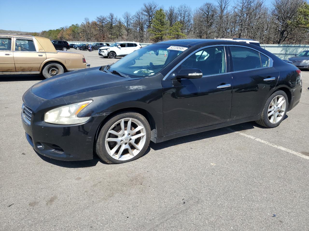 NISSAN MAXIMA S