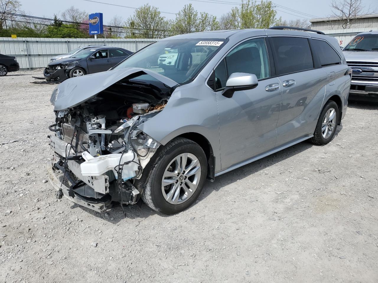 TOYOTA SIENNA XLE