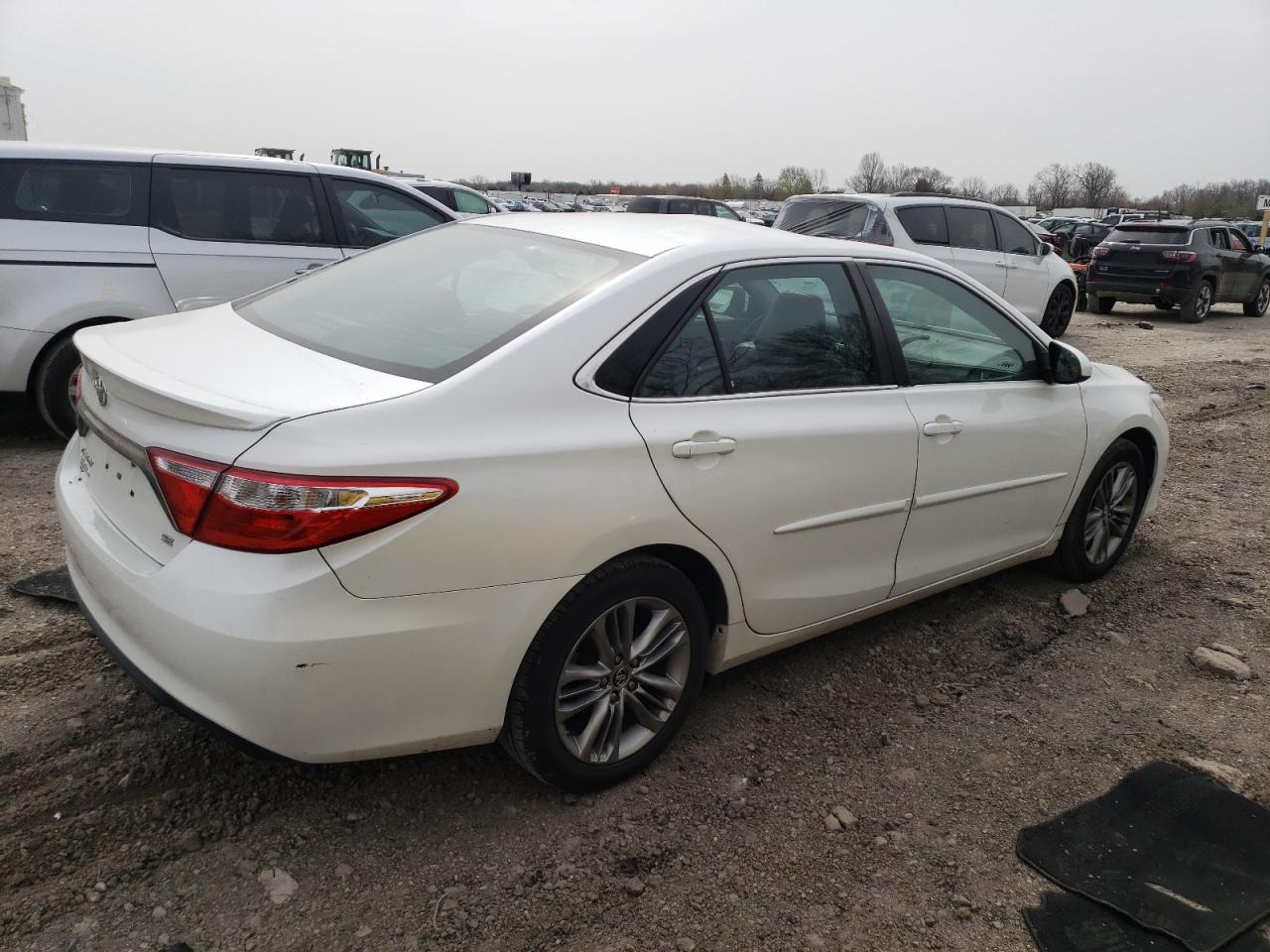 Toyota Camry le 2016