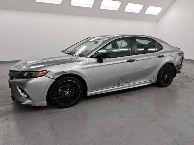 Vin: 4t1t31ak8nu032443, lot: 52853955, toyota camry night shade 2022 img_1