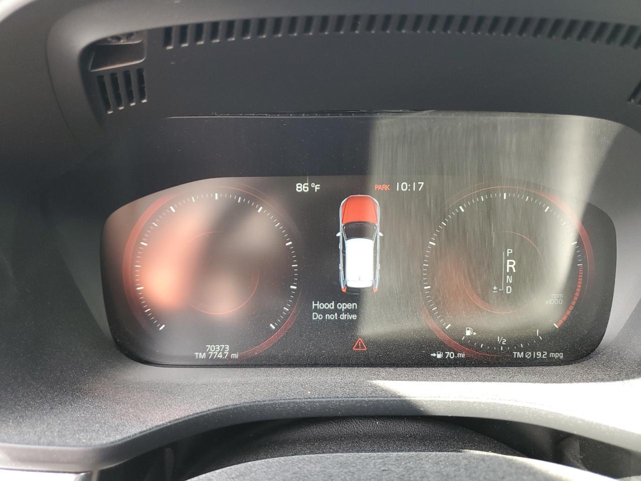 VOLVO XC60 T6 MOMENTUM