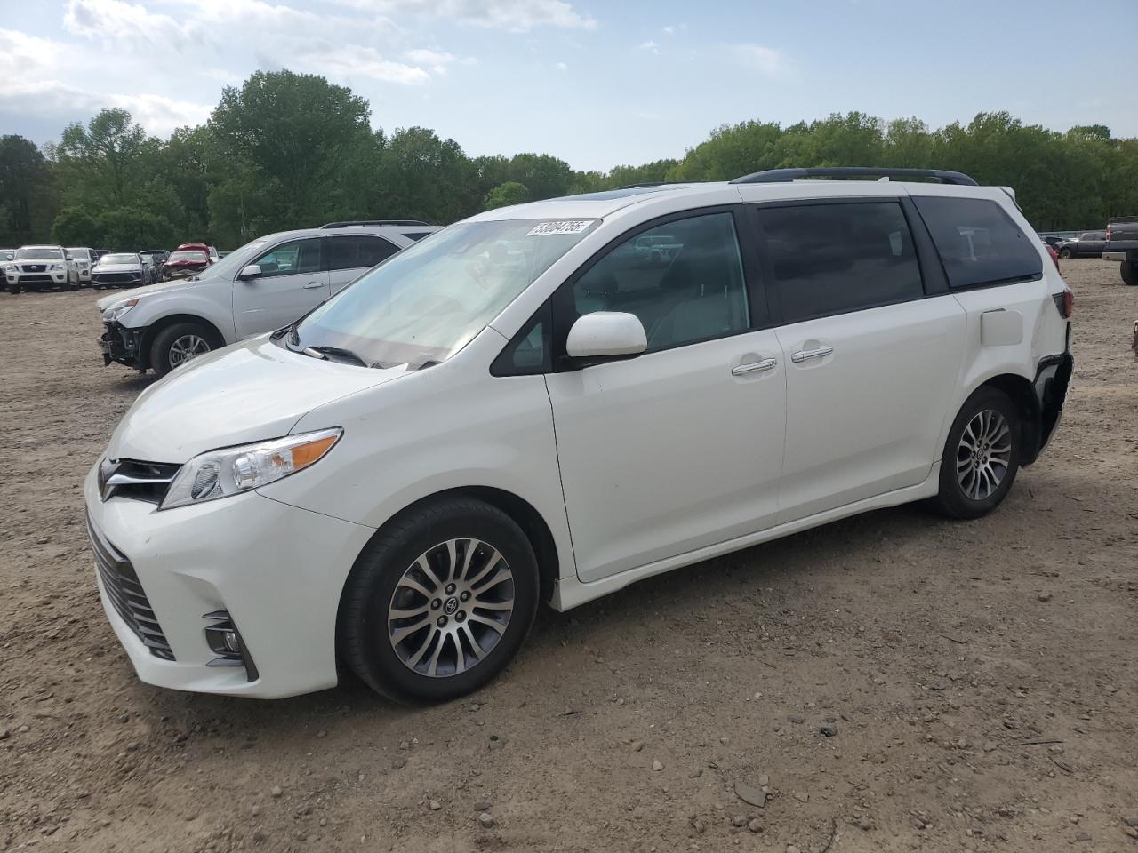 TOYOTA SIENNA XLE