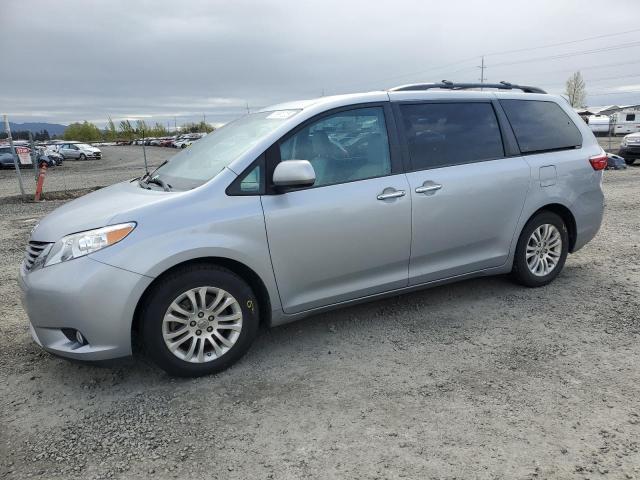 TOYOTA SIENNA XLE
