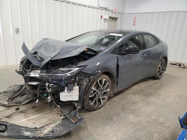 Vin: jtdacacu1r3030085, lot: 52441995, toyota prius se 2024 img_1