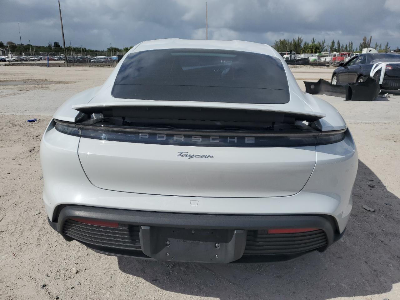 Porsche Taycan 2021