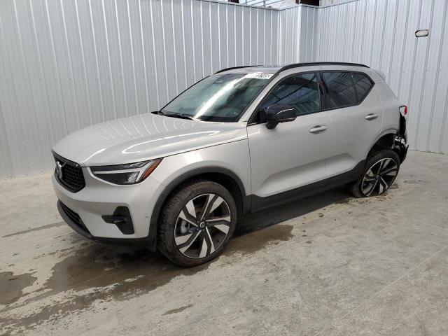 VOLVO XC40 PLUS