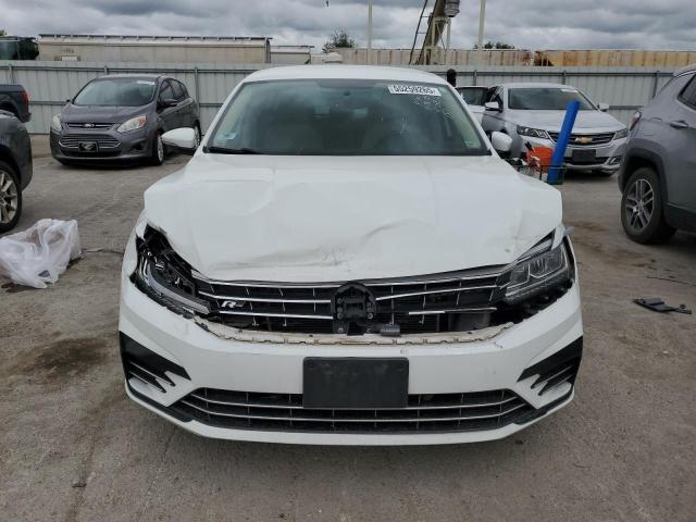 2017 VOLKSWAGEN PASSAT R-L - 1VWDT7A37HC001812