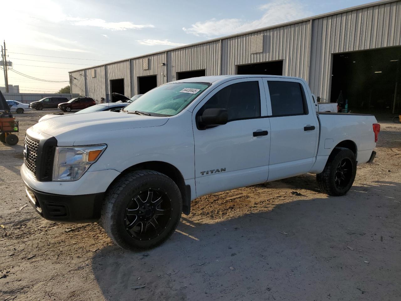 NISSAN TITAN S