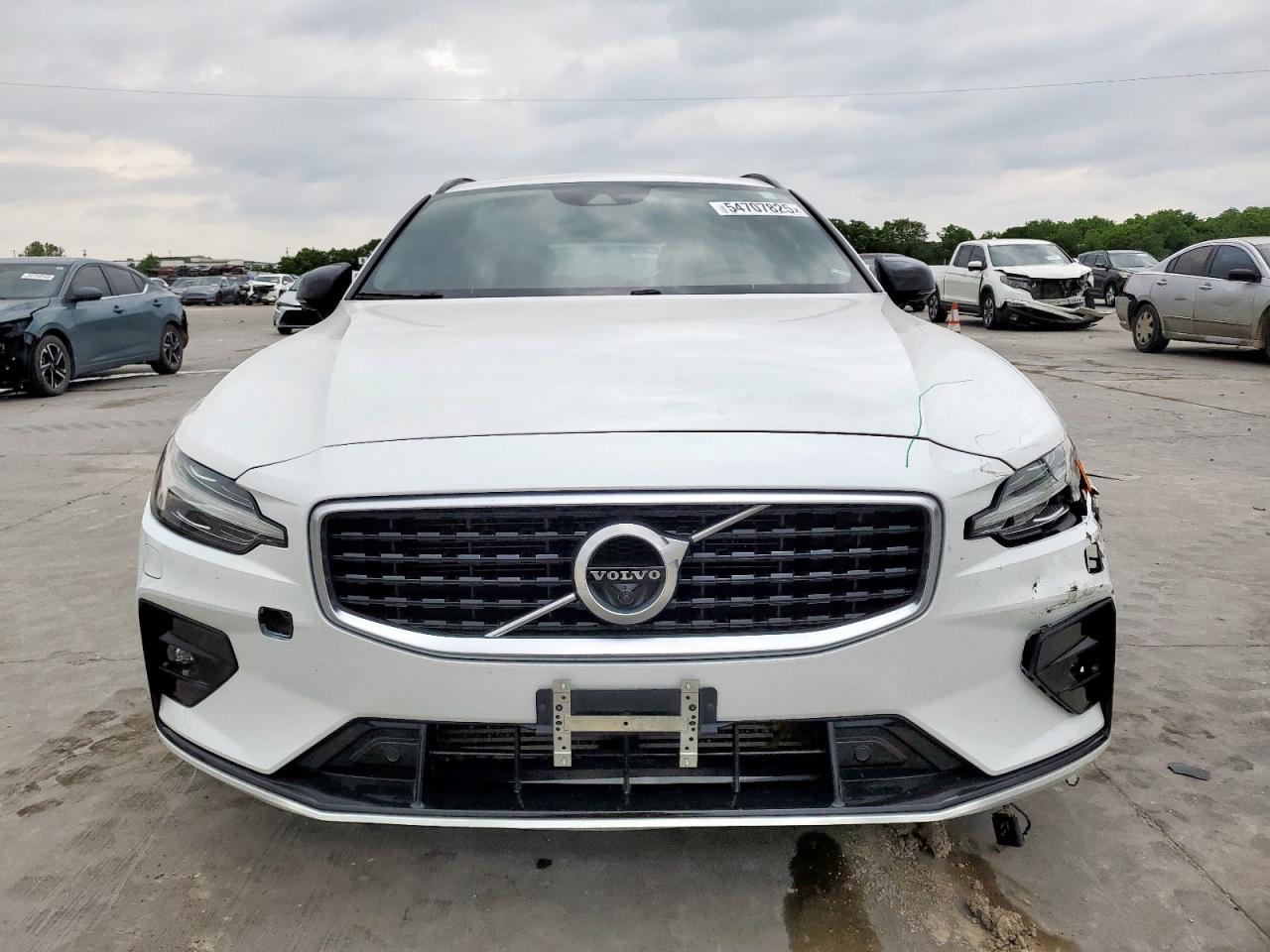 VOLVO V60 T5 R-DESIGN