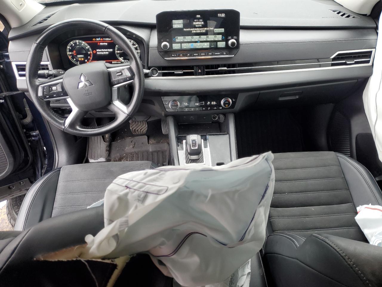 MITSUBISHI OUTLANDER SE