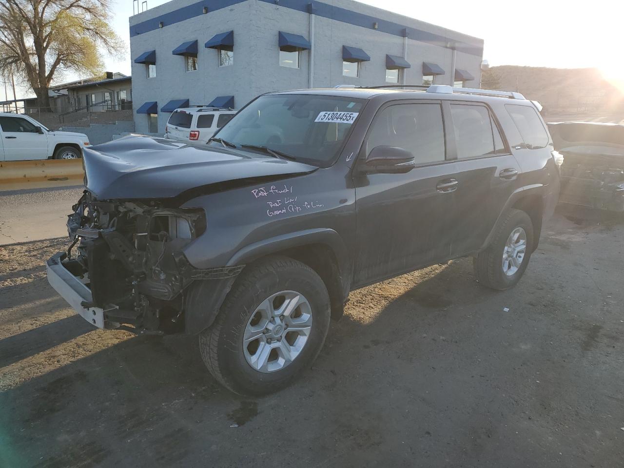 TOYOTA 4RUNNER SR5