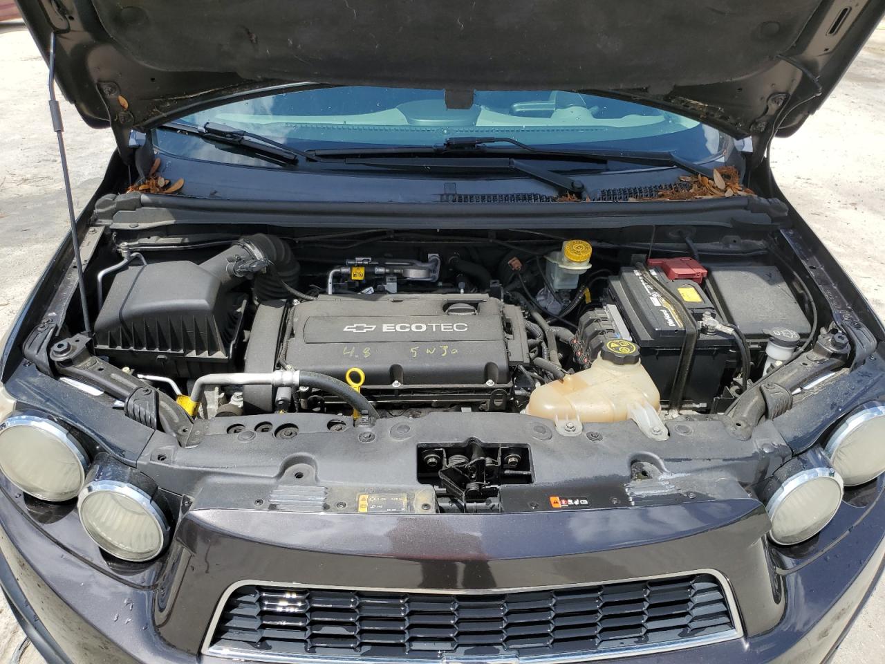 Chevrolet Sonic lt 2014