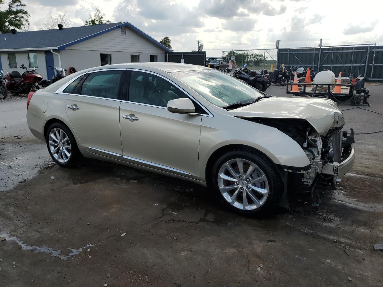 CADILLAC XTS LUXURY COLLECTION