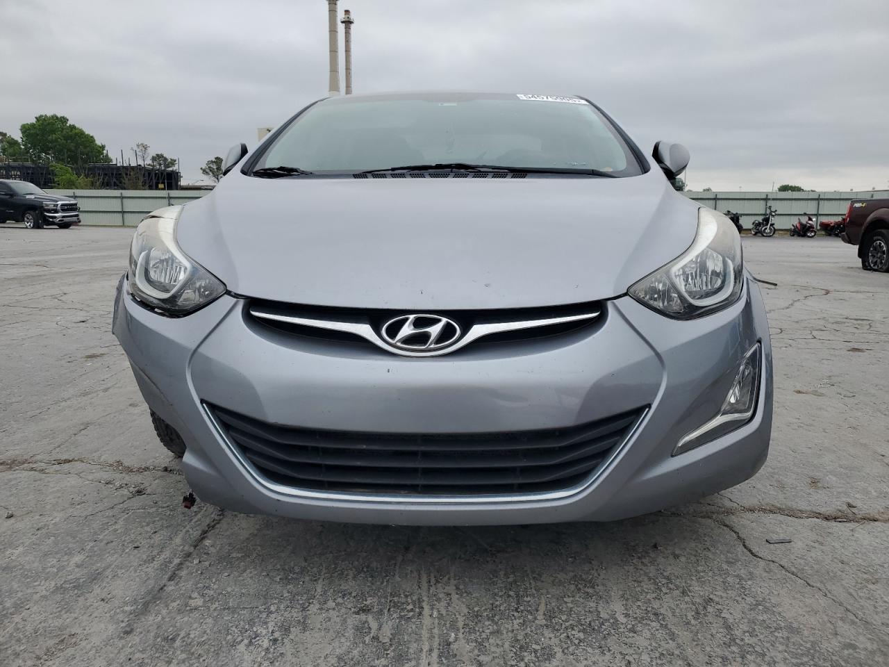HYUNDAI ELANTRA SE