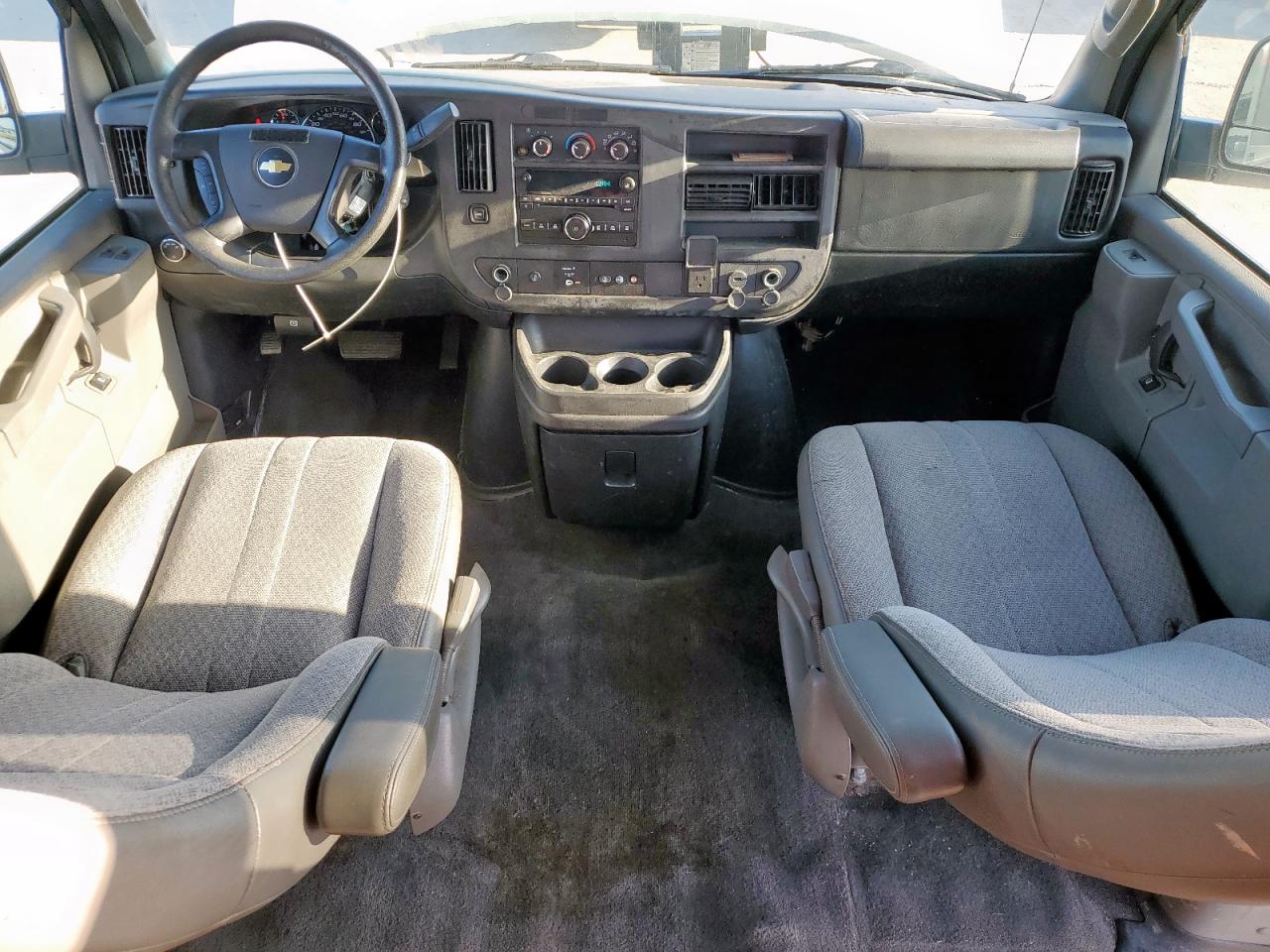 CHEVROLET EXPRESS LT