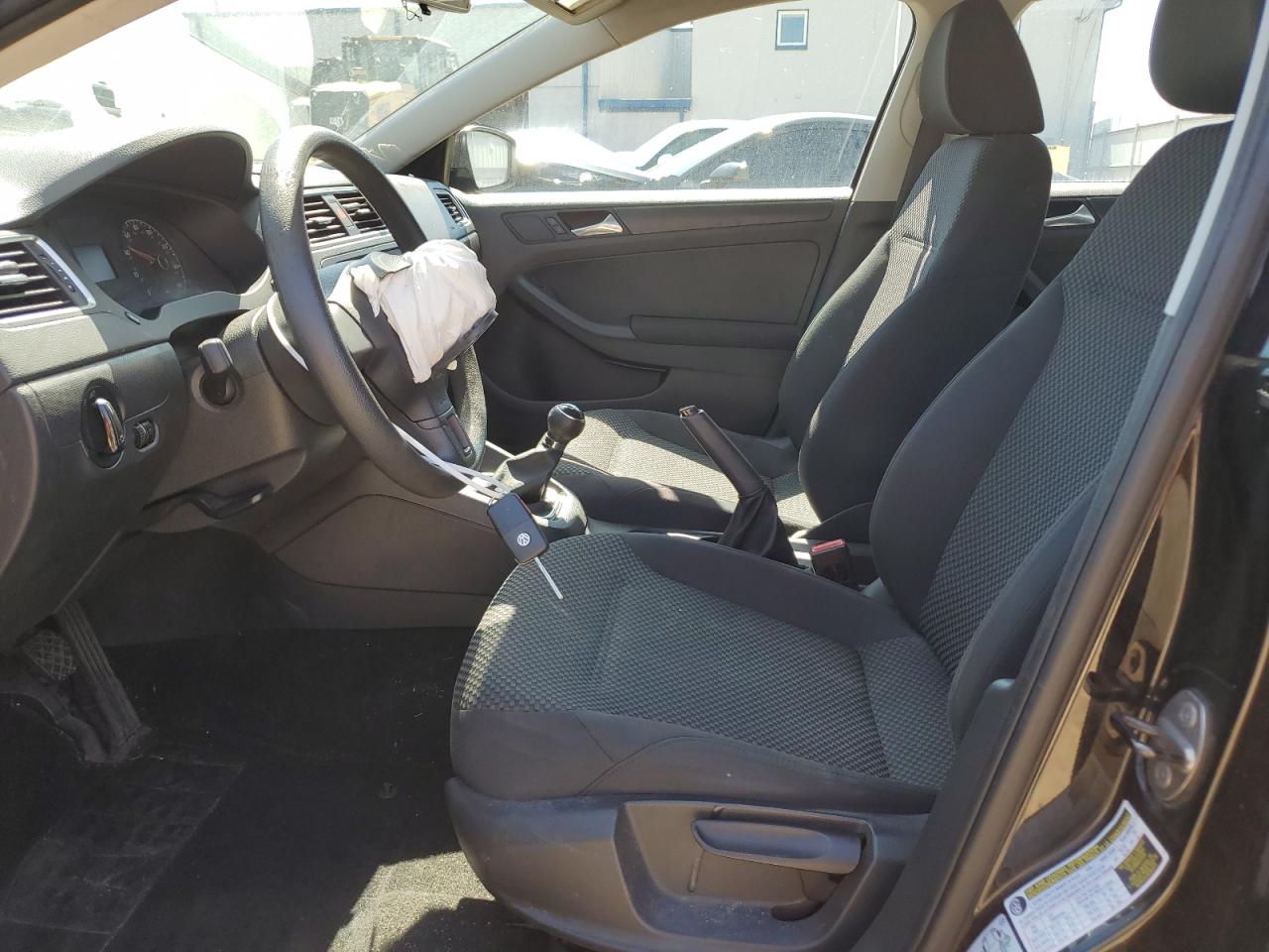 VOLKSWAGEN JETTA BASE