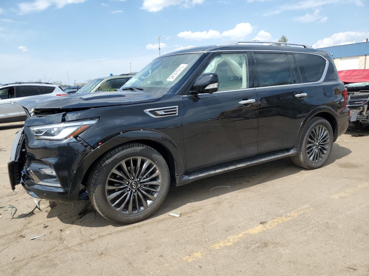 INFINITI QX80 LUXE