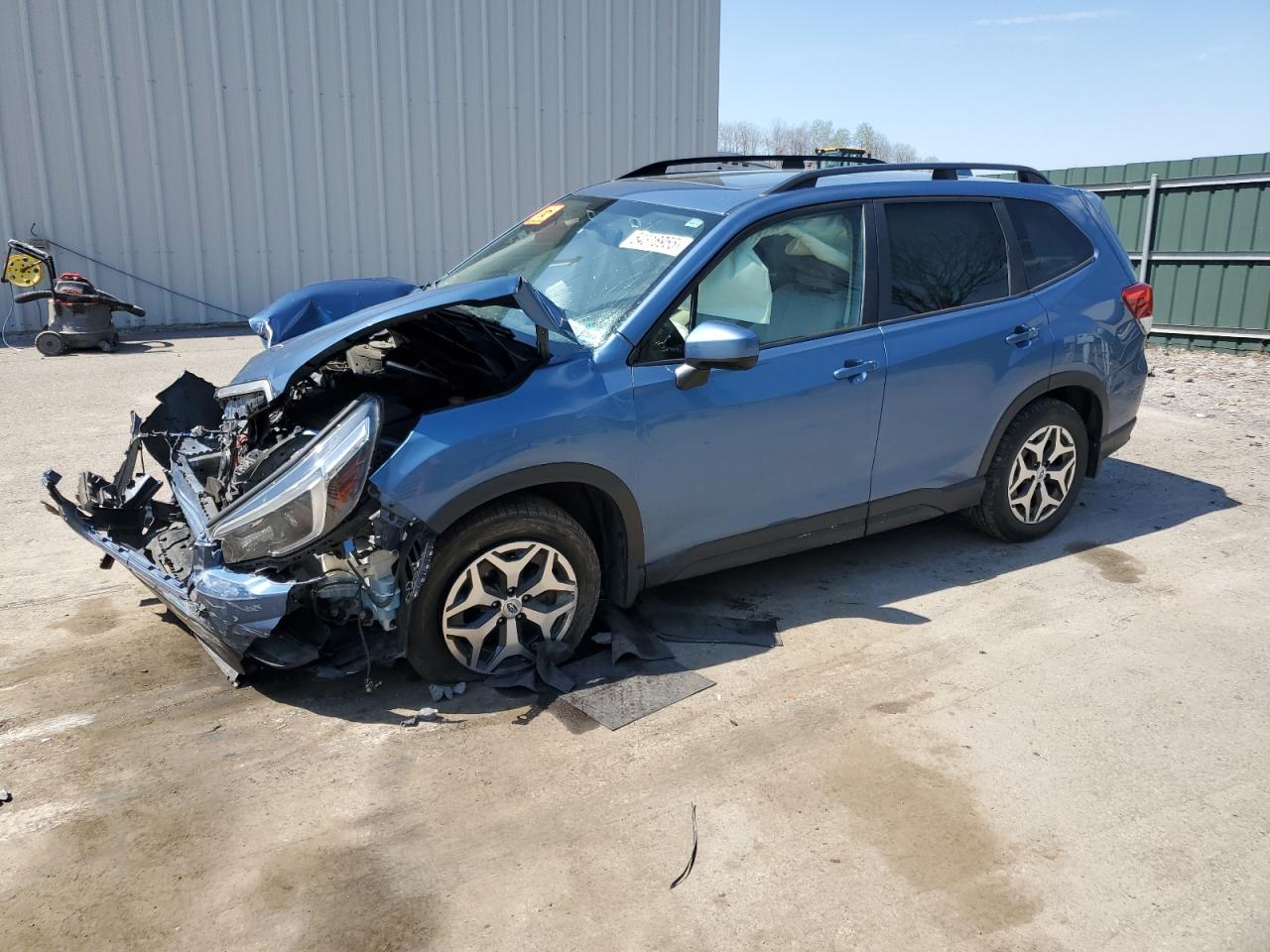 SUBARU FORESTER PREMIUM