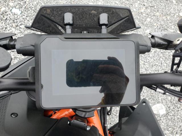 2024 KTM 1290 SUPER - VBKV39401RM989717
