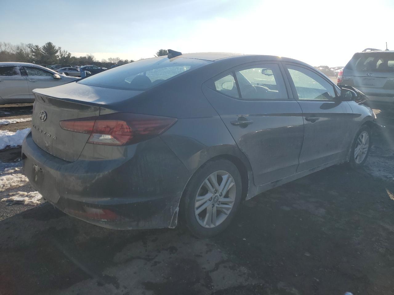 HYUNDAI ELANTRA SEL