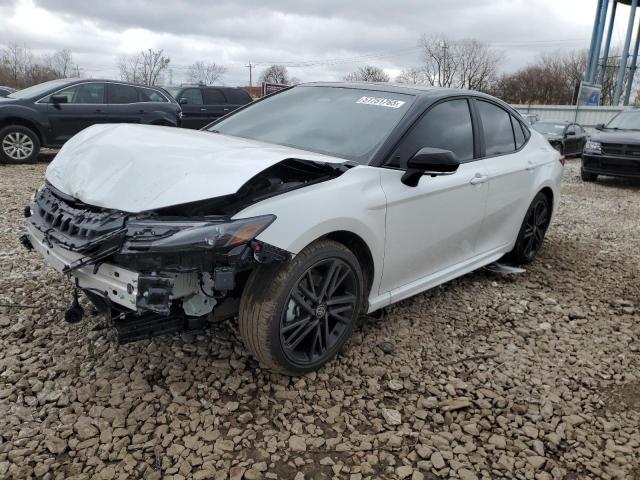 TOYOTA CAMRY XSE