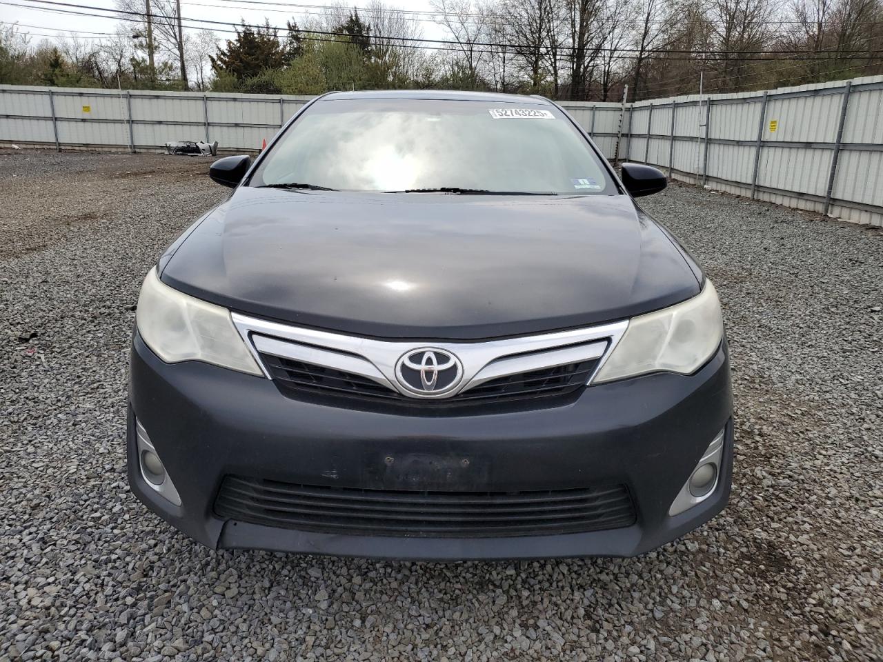 TOYOTA CAMRY BASE