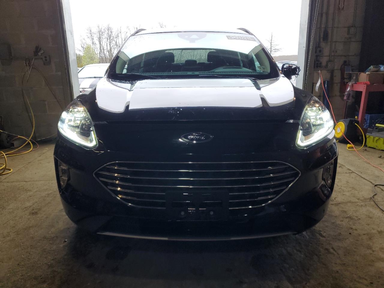 FORD ESCAPE TITANIUM