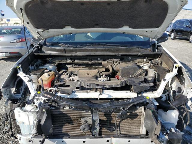 2018 TOYOTA RAV4 SE JTMNFREV8JJ745054