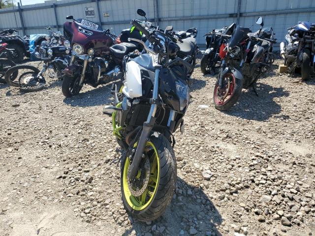 CF MOTO 650NK 2023 white  gas LCEPEVLB0P6000422 photo #3