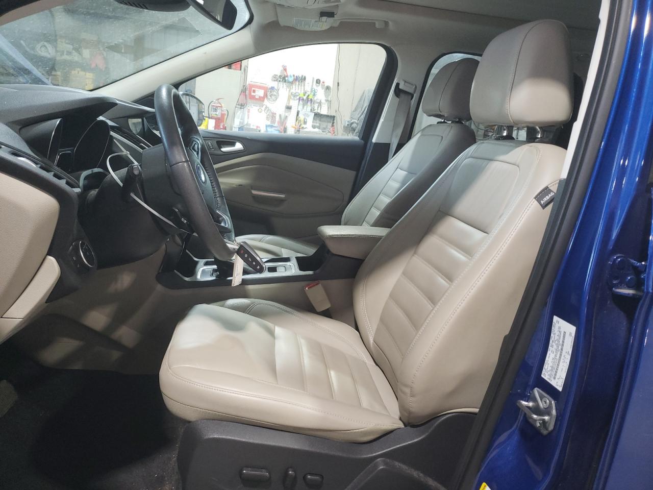 FORD ESCAPE TITANIUM