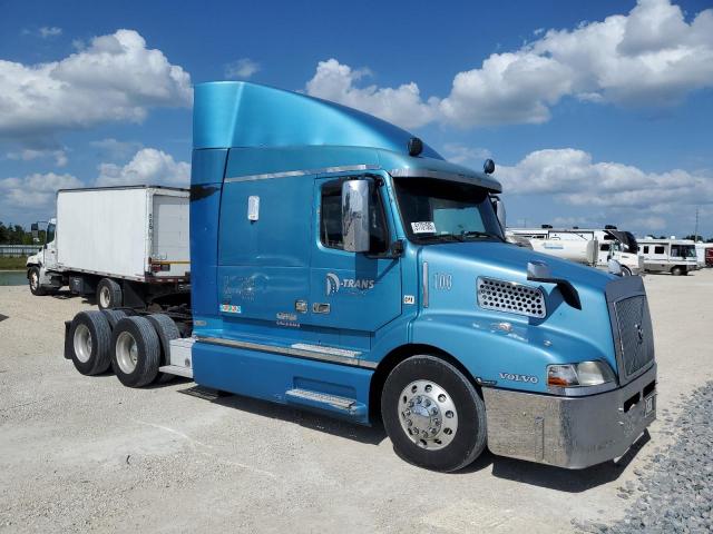 VOLVO VN 1999 blue tractor diesel 4VG7DACH0XN774229 photo #1