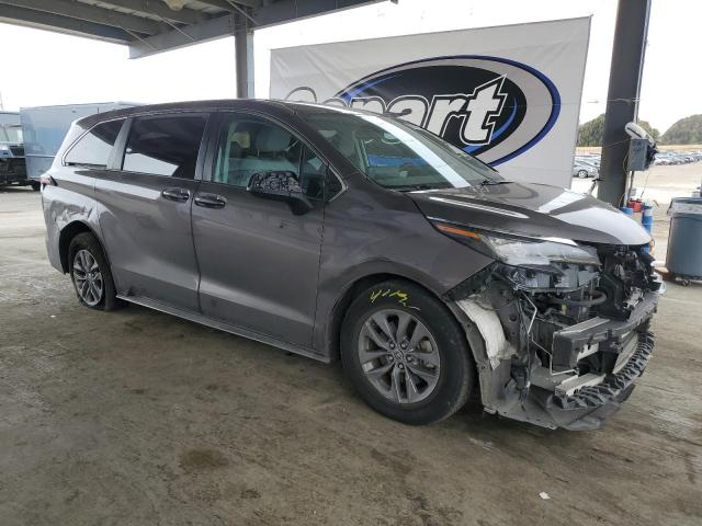 2022 TOYOTA SIENNA LE - 5TDKRKECXNS076178