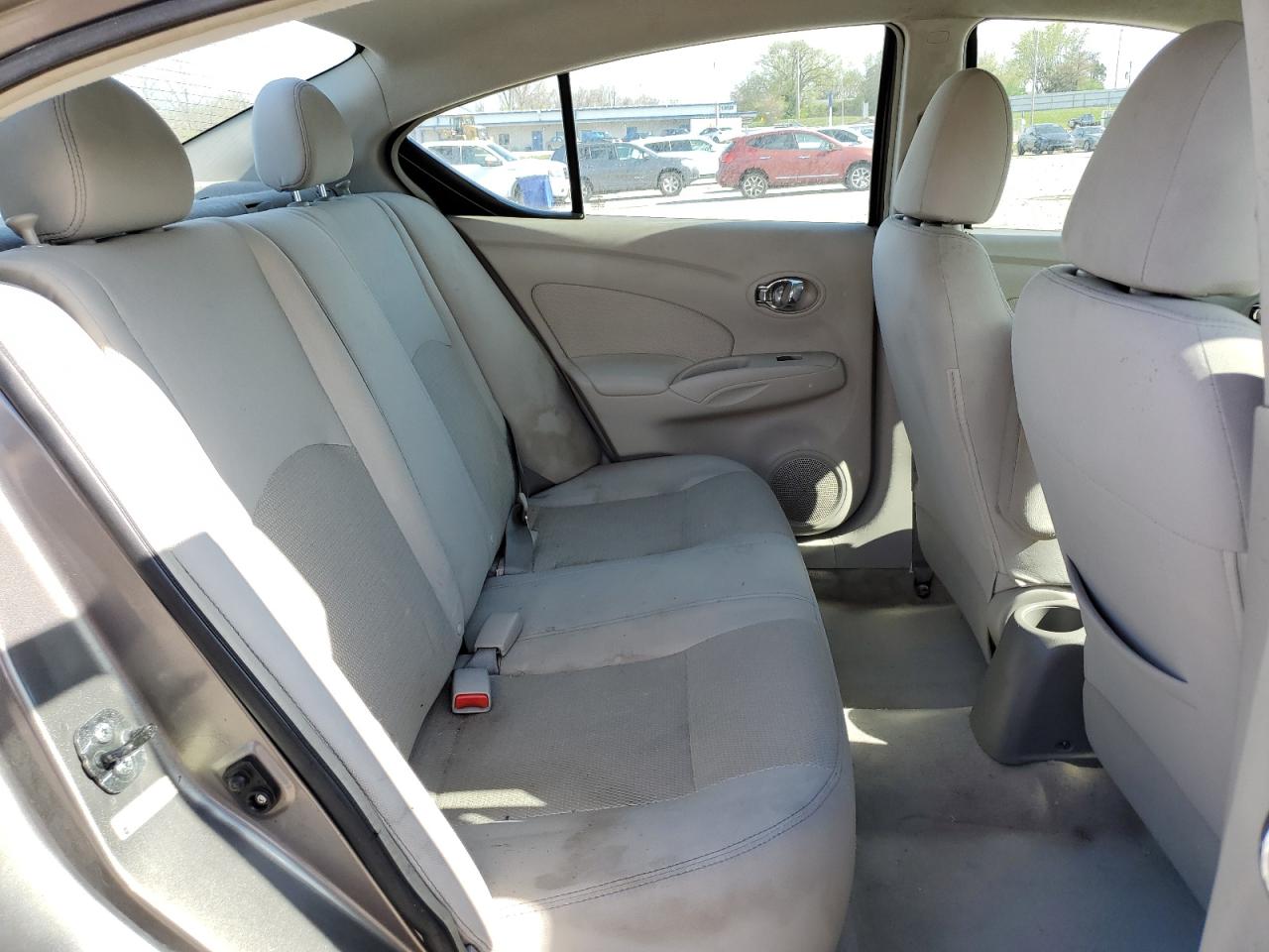 NISSAN VERSA S