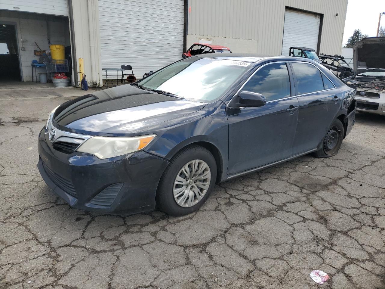 TOYOTA CAMRY BASE