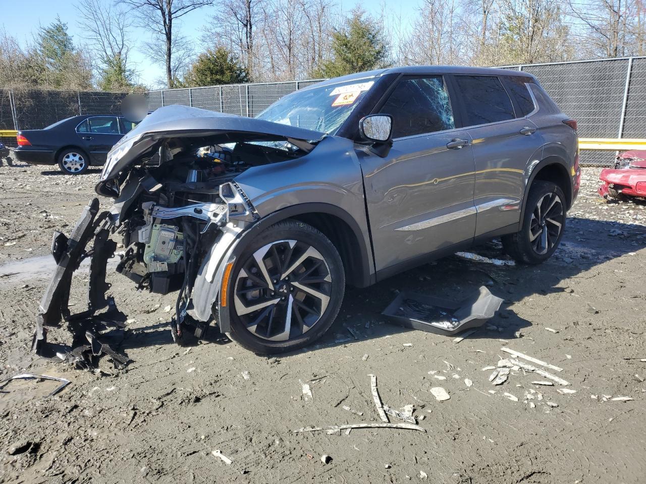 MITSUBISHI OUTLANDER SE