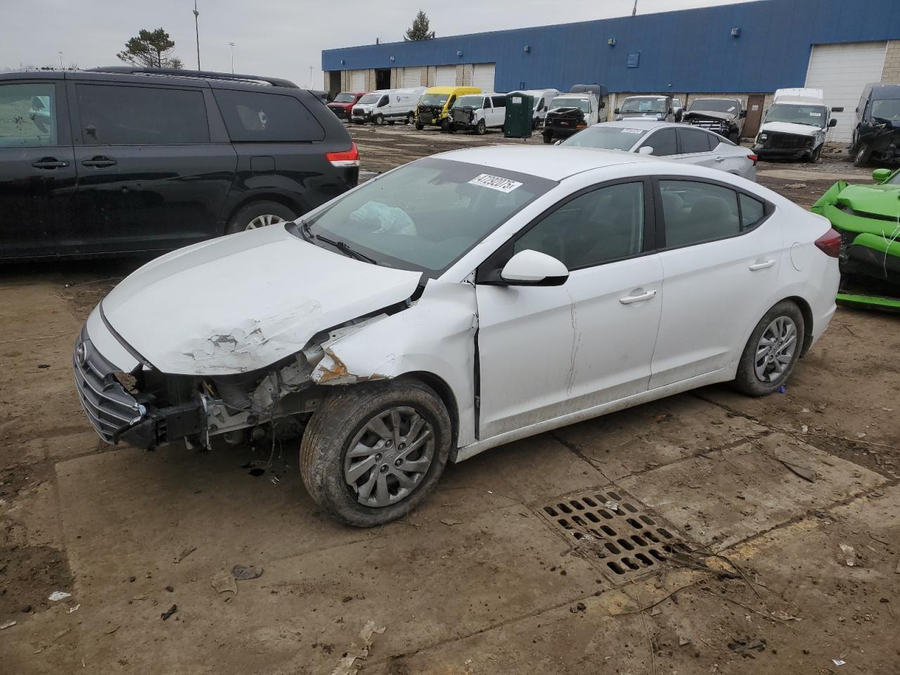 HYUNDAI ELANTRA SE