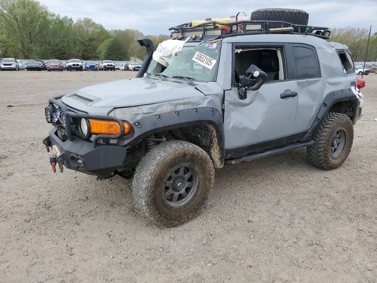 TOYOTA FJ CRUISER