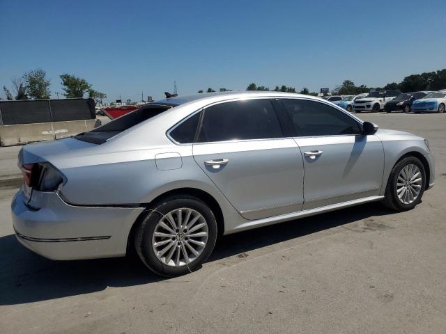 2017 VOLKSWAGEN PASSAT SE - 1VWBT7A30HC010987