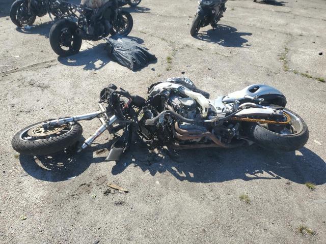 SUZUKI GSX1300 R 2000 silver racer gas JS1GW71A4Y2102540 photo #4