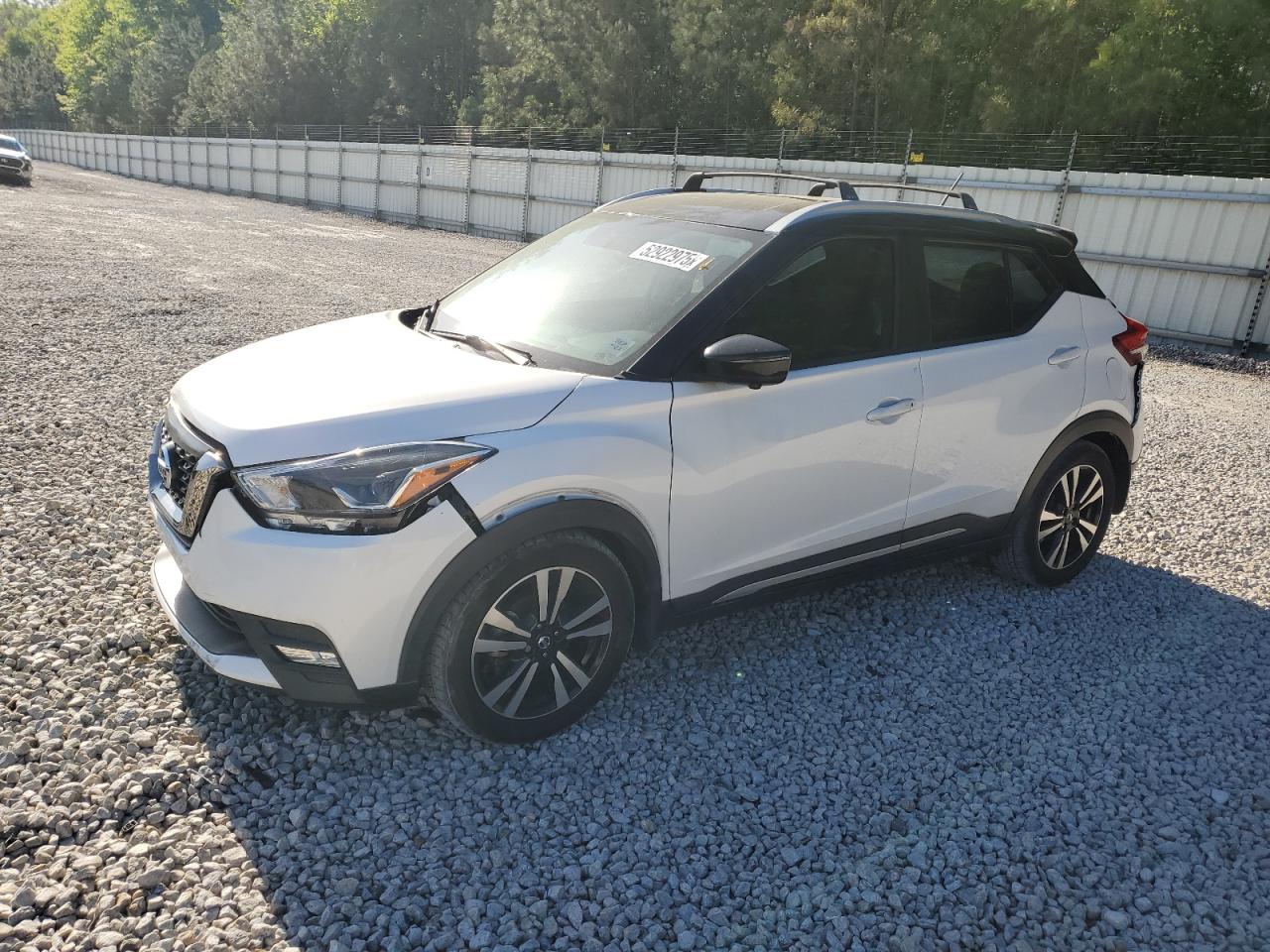 NISSAN KICKS S