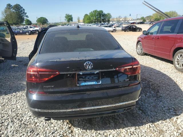 2017 VOLKSWAGEN PASSAT R-L 1VWDT7A3XHC073670