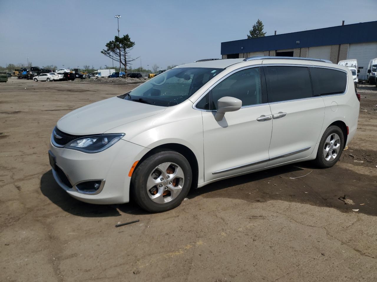 CHRYSLER PACIFICA TOURING L PLUS